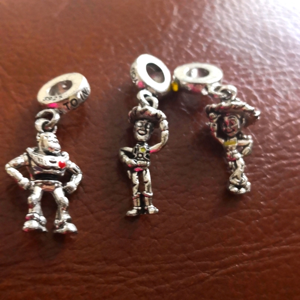 New 💕 Charms